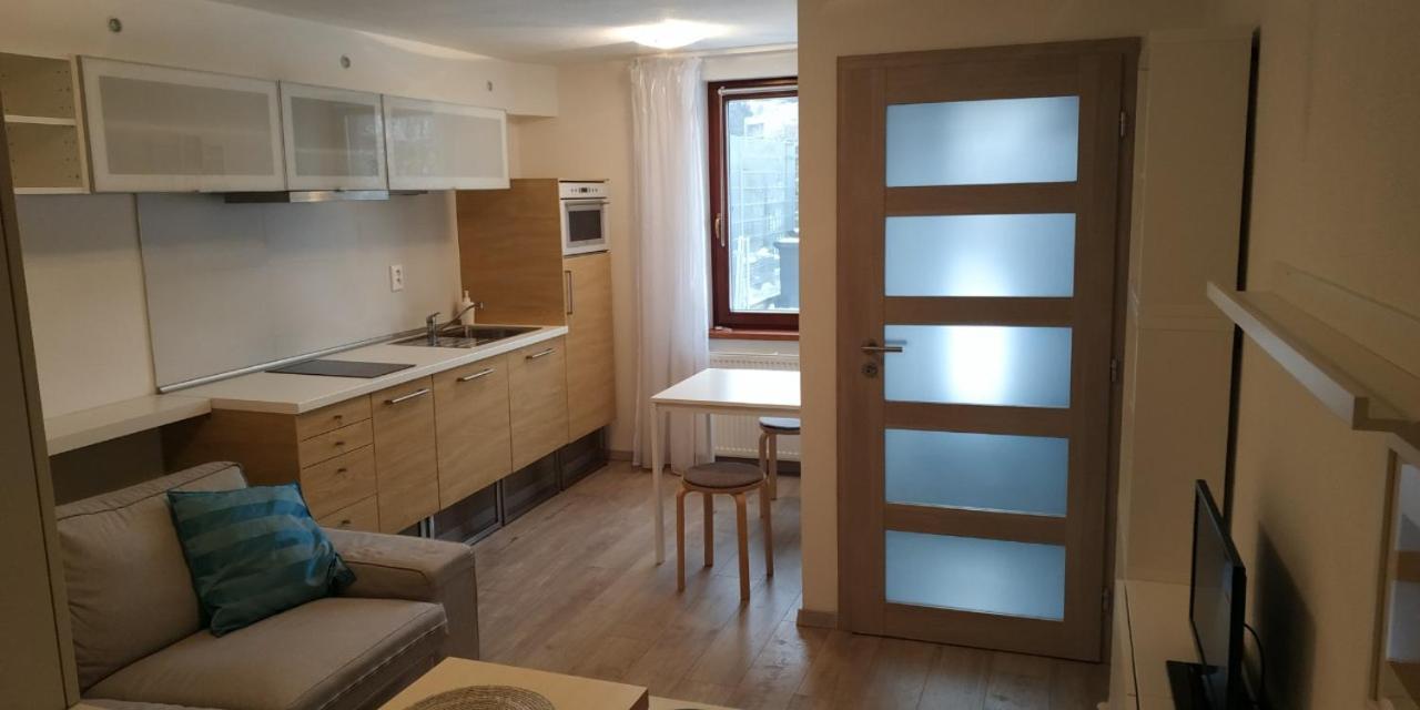 Jana Apartments Bratislava Buitenkant foto